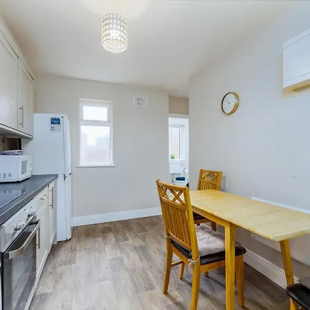 Holiday home Cosy Ashbourne - Sleeps 4 *