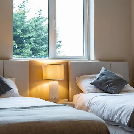 Cosy Ashbourne - Sleeps 4